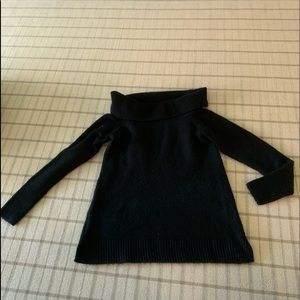 Gap black on or off the shoulder sweater